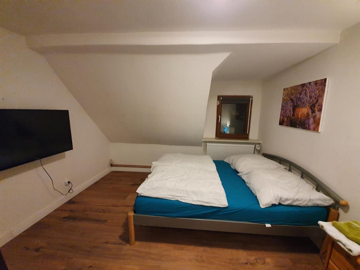 Dachgeschosswohnung In Neumuenster 2 Zimmer Buitenkant foto