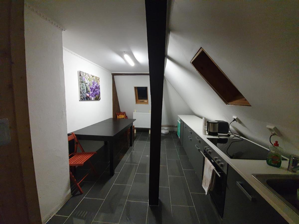 Dachgeschosswohnung In Neumuenster 2 Zimmer Buitenkant foto